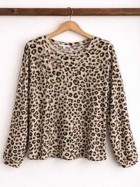 Green Envelope Leopard Print Long Sleeve Top Lightweight Sweater Medium M